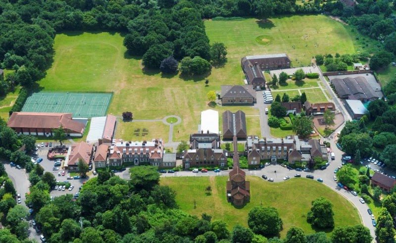 Farringtons School