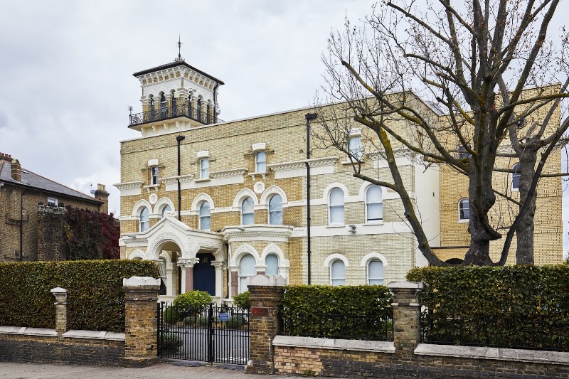 Broomwood Prep – Girls