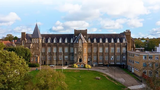 Fidelis College